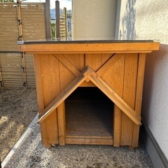 大型犬用のオーダーメイド犬小屋(天然杉）