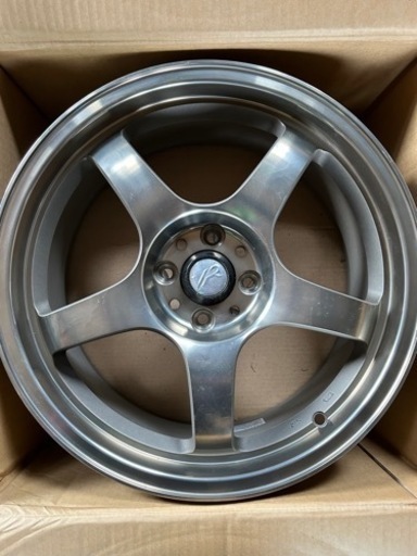 車のパーツ タイヤ、ホイール