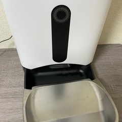 【3/20お譲りする方が決まりました】ペット　自動給餌器の画像