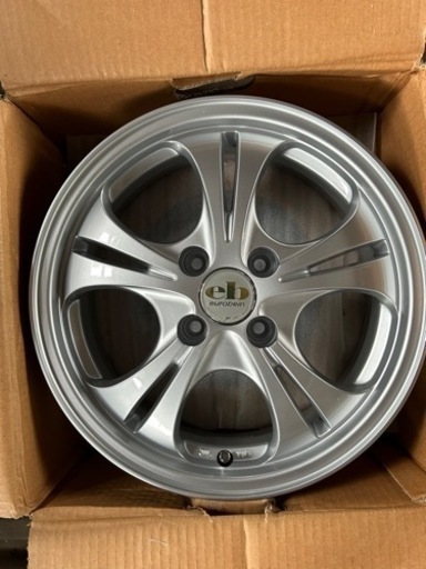 車のパーツ タイヤ、ホイール