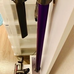 【スタンド付き】ダイソン掃除機　Dyson V6 Motorhead 家電 生活家電 掃除機の画像