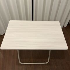 値下げしました！折り畳みテーブルの画像