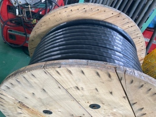 住電HSTケーブル　3300V CV3✖️22sq