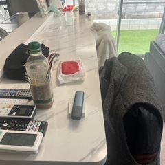 カウンターテーブルとチェア