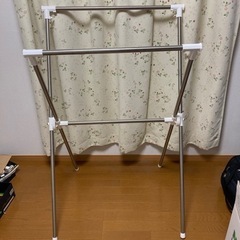 折り畳み出来る　物干しの画像