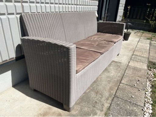 屋外用ソファとテーブルセット