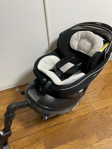 チャイルドシート　【combi クルムーヴ】