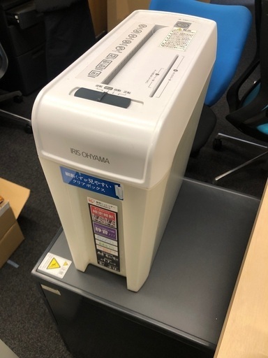 程よいサイズの シュレッダー です