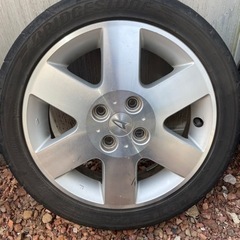 車のパーツ タイヤ、ホイール