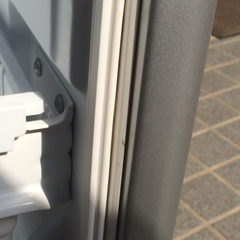 △ Panasonic パナソニックノンフロン冷凍冷蔵庫 2ドア 138L NR-B145W-S 2013年製 動作確認済み/パッキンに汚れ/細かな傷多数有りの画像