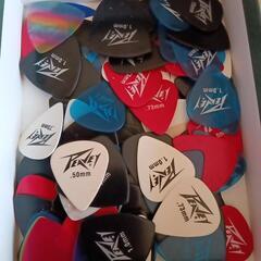 未使用　170個　ギターピックの画像