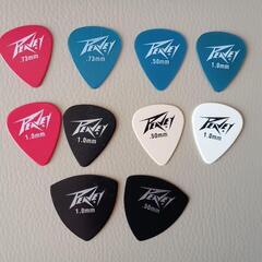 未使用　170個　ギターピックの画像