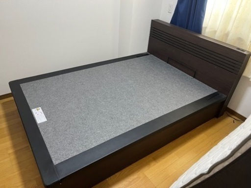 国産ダブルベット　油圧跳ね上げ収納付き