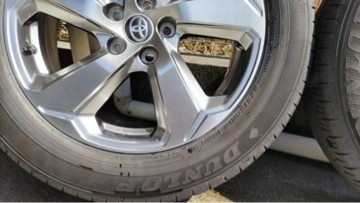 車のパーツ タイヤ、ホイール