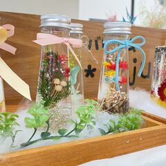 お花の美しさを保存するハーバリウム　の画像