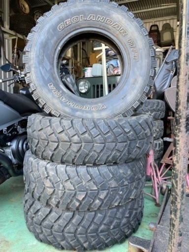 車のパーツ タイヤ、ホイール