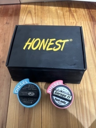 ハイエース　ガラスリッド　HONEST  Garage11