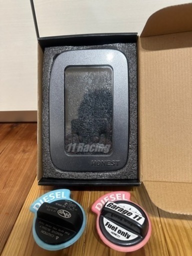 ハイエース　ガラスリッド　HONEST  Garage11