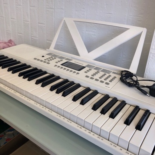 ONETONE ワントーン 電子キーボード 54鍵盤 LCDディスプレイ搭載 日本語表記 OTK-54N/WH (譜面立て/電源アダプター付き)