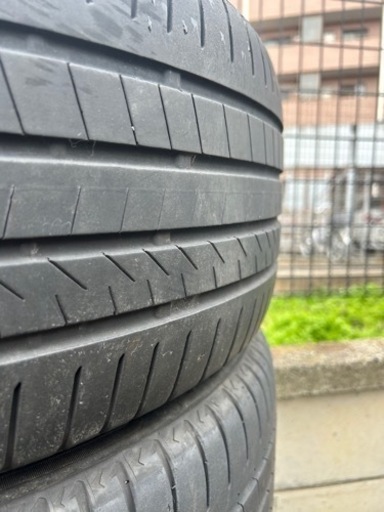 車のパーツ タイヤ、ホイール