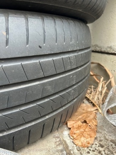 車のパーツ タイヤ、ホイール