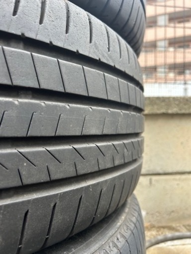 車のパーツ タイヤ、ホイール