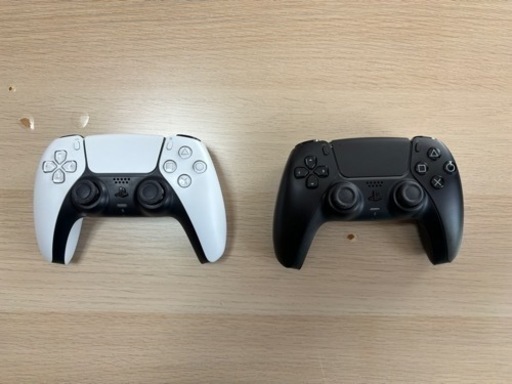 PS5 コントローラー2つとソフト2つ付き