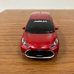 ☆値下げ☆K2403-647 トヨタ アクア プルバックカー ② レッド 動作確認済み 中古美品の画像