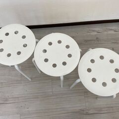 《無料!早い者勝ち‼︎》丸イス 3脚セット 白 IKEAの画像