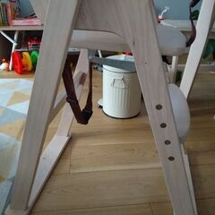 【取りに来てくれる方】KATOJIベビーチェアナチュラルホワイトの画像