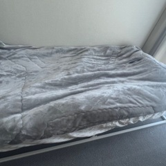 シングルベッド