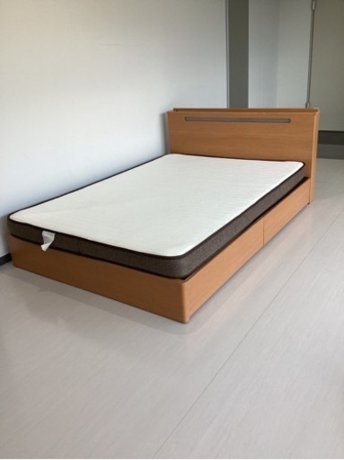 ダブルベッド【町田市再生家具】　233200