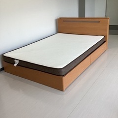 ダブルベッド【町田市再生家具】　233200