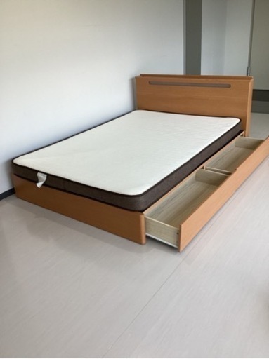 ダブルベッド【町田市再生家具】　233200