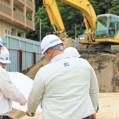 「地盤調査から工事まで！基礎工事スタッフ」