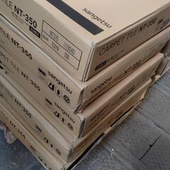 使用済み　タイルカーペット　180枚ぐらいの画像