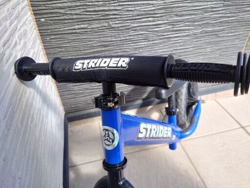 ストライダー　Sport　青