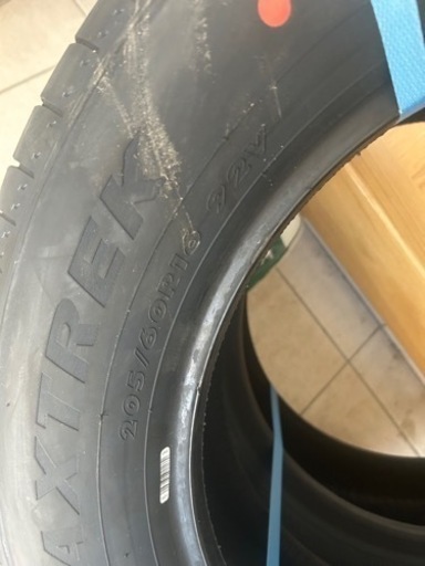 車のパーツ タイヤ、ホイール
