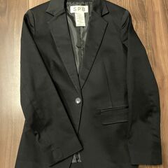 黒スーツジャケット　レディース