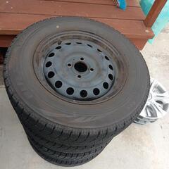185/70R14スタッドレスタイヤ　差し上げますの画像