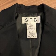 黒スーツジャケット　レディースの画像