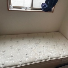 Kingsdown キングスダン家具 寝具 マットレス　ベッドフレームあり　シングルベッドの画像