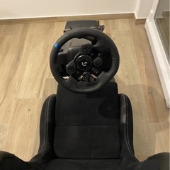 Playseat Evolution Alcantara & Logitech G923の画像