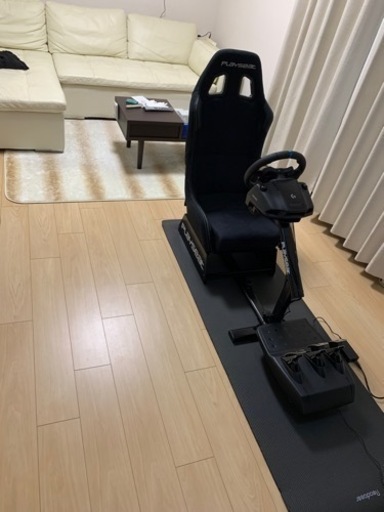 Playseat Evolution Alcantara & Logitech G923