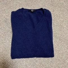 ユニクロ　カシミヤ 100% Vネックセーター