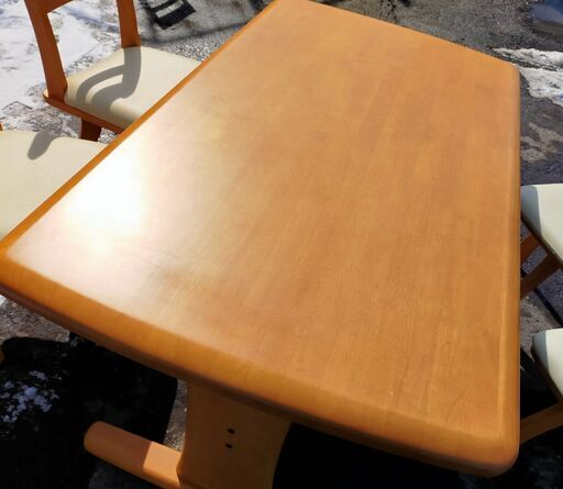 ニトリ ダイニング 5点セット 幅135cm 奥行き80cm 高さ68cm ダイニングチェア 回転式 