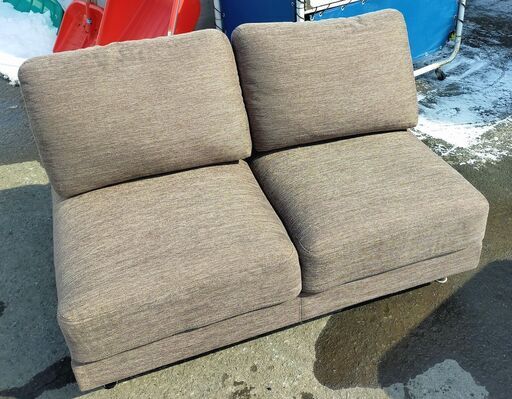 セール中につき、通常特価19,778円より20％引きの15,822円!　　ニトリ 肘無し2人用布張りソファ モデル CS01 H 幅123cm 奥行き73cm 高さ83cm ダークブラウン ベンチ 2Pソファ NITORI