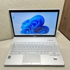 ☆格安☆整備済み 13.3インチのノートパソコン💻新品SSD&メ...