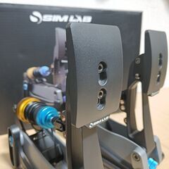 SimLab XP1シミュレータのペダルの画像