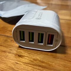 220V 韓国型 usb 充電器 4口 販売します